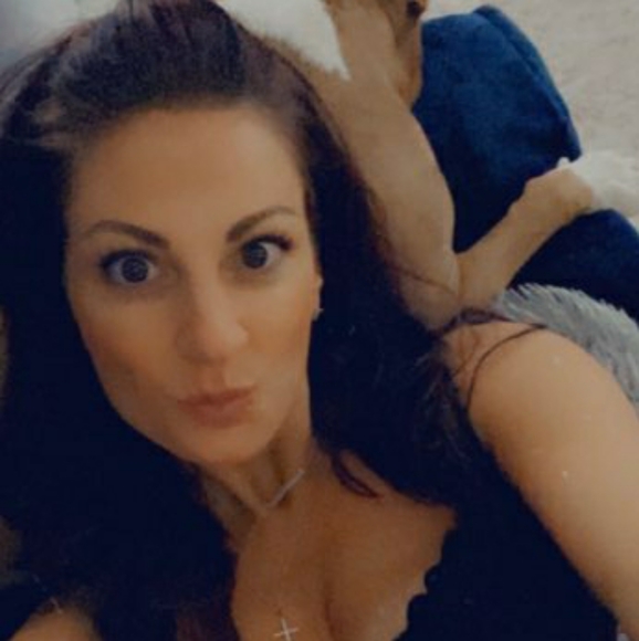 Meet your Posher, Michelle - Picture 2 of 3